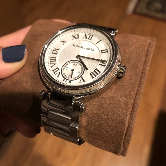 Michael Kors Silver watch - Picture 2 of 6